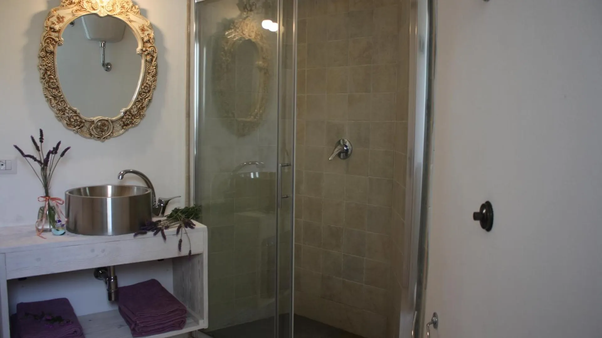Bed and Breakfast Il Lupo Rosso Santu Lussurgiu 0*,  Italia